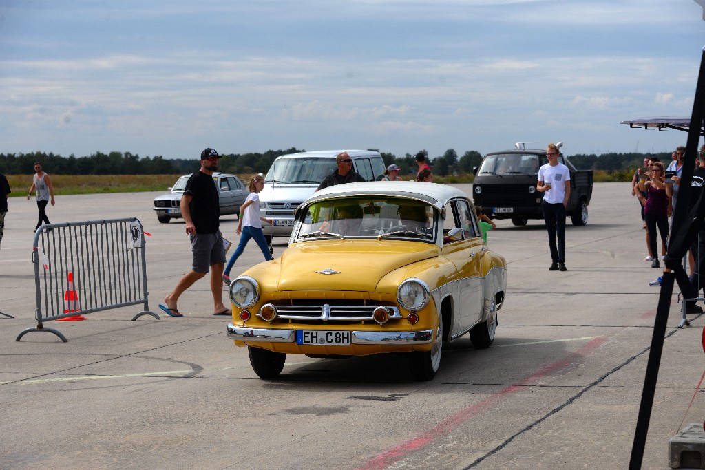 ../Images/VW Bus Festival Berlin 2019 142.jpg